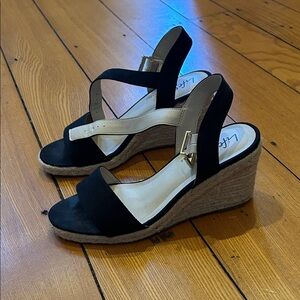 Life Stride Wedge Sandals Size 11 Black and Beige 3 1/2" Heel Spring